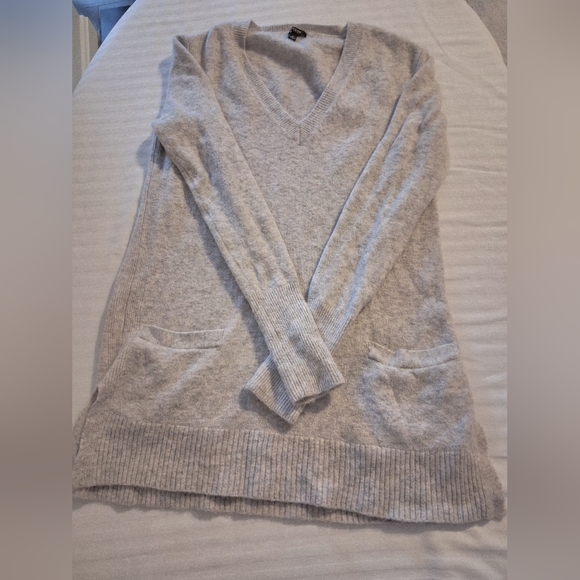 J. Crew V-Neck Sweater with Pockets - Picture 10 of 12